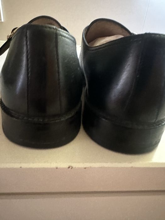 Sapatos pretos de fivela / bom estado