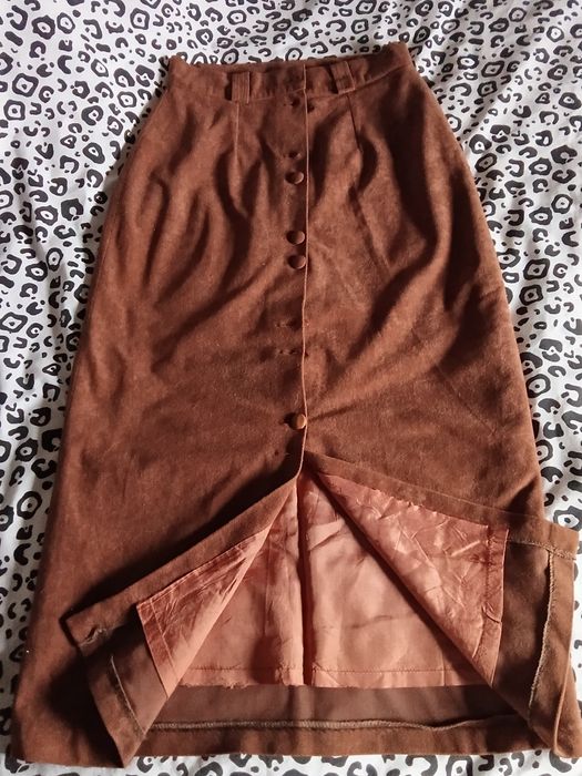 Vendo saia maxi de camurça castanho veludo vintage em bom estado