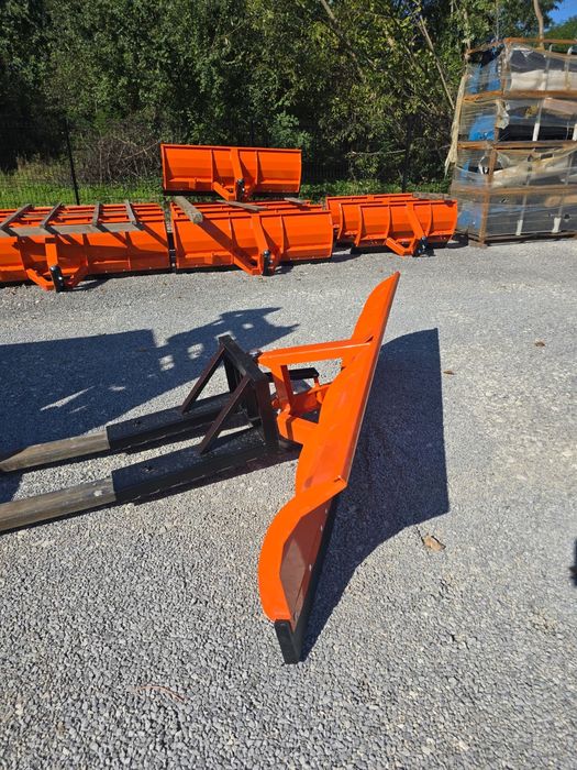 Nowy pług do śniegu z mocowaniem na wózek widłowy 1.5-3.0 m TRANSPORT