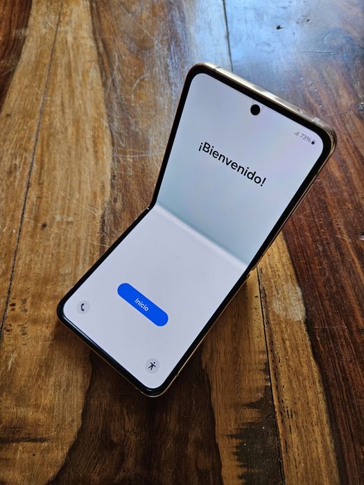 Samsung Z Flip 4 - 128Gb (Desbloqueado)