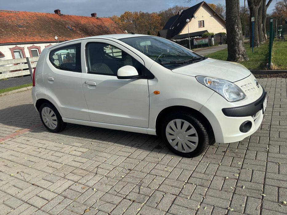 Nissan Pixo