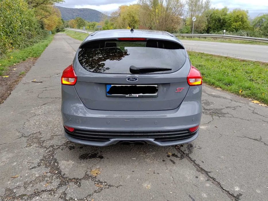 Ford Focus 2.0 EcoBoost ST c/ Pack Pele Exclusiva