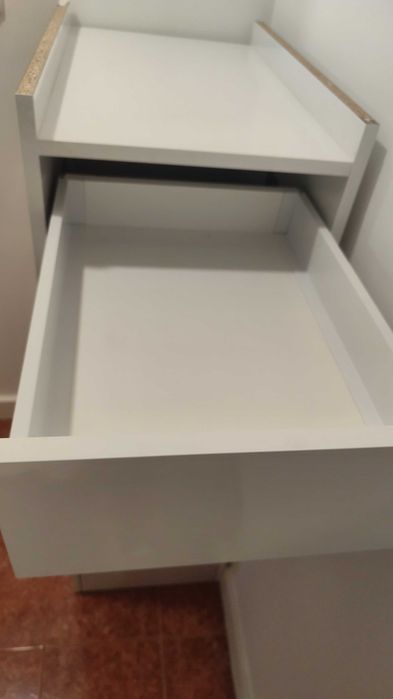 Vende-se comodas