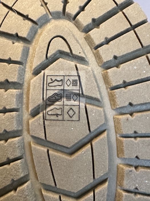 Черевики, ботинки