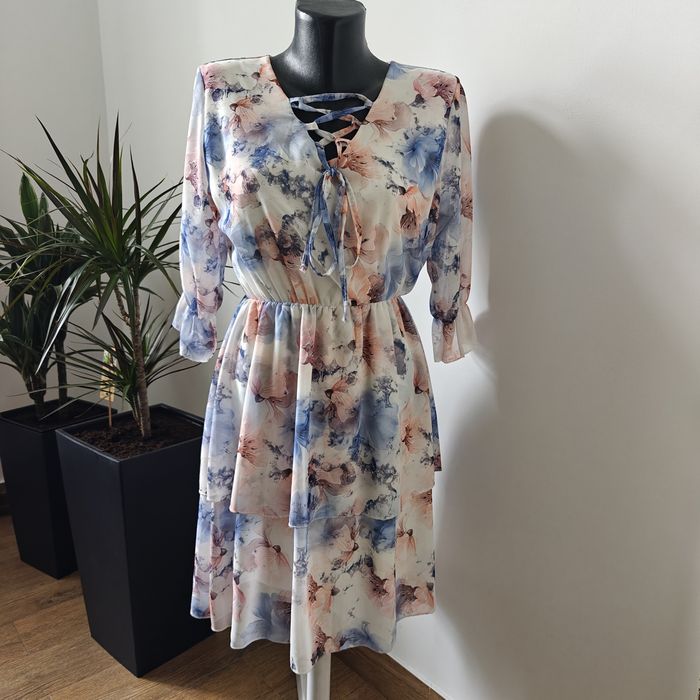 Sukienka z falbankami z krótkim rękawem 3/4 w kwiaty flowers boho XS S