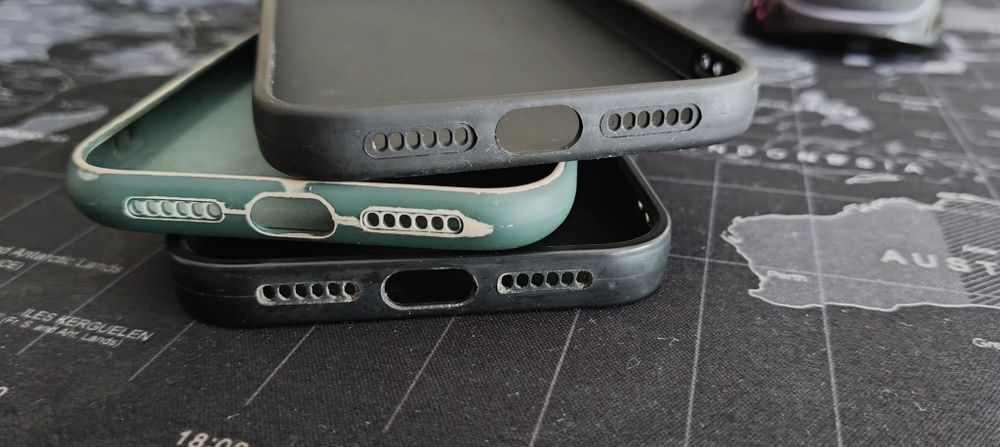 iPhone XR + Xiaomi Mi 11 Cases64750734594563122