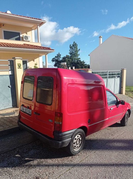 Carrinha Ford Comercial