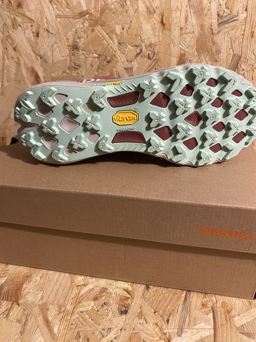 Женские кроссовки ддя бега и трекинга Merrell на Gore-Tex