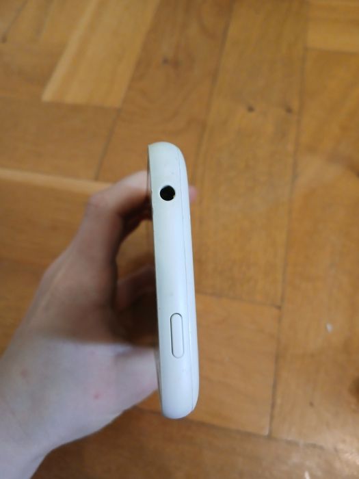 Telefon+słuchawki+ładowarka