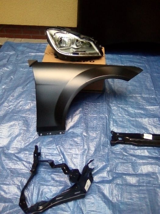 MERCEDES C KLASA W 204 LIFT 2011 - reflektor przedni lewy NOWY