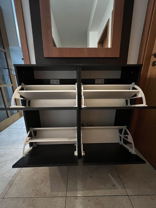 Sapateira com espelho