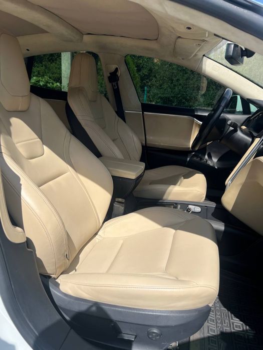 Оренда авто на весілля,корпоративи та інші свята. Tesla Model S