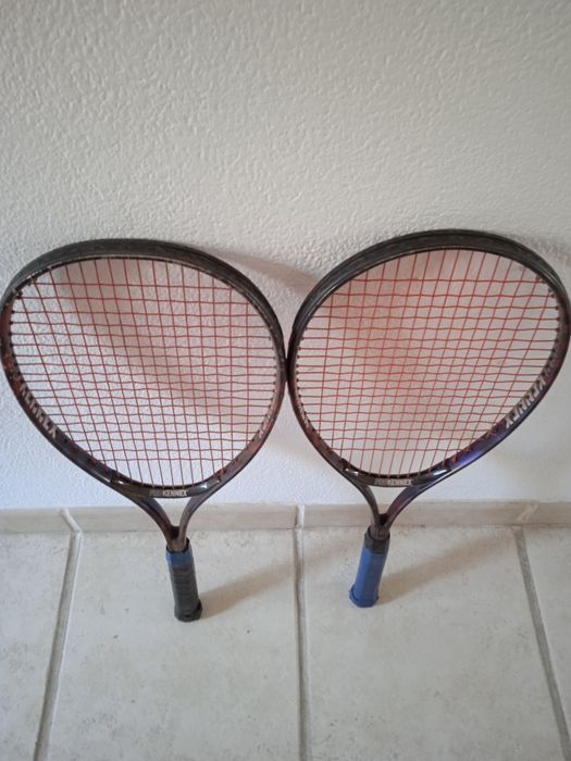 2 Raquetes Kennex Pro Em Carbono Com Pouco Uso
Inclui Capa De Proteção