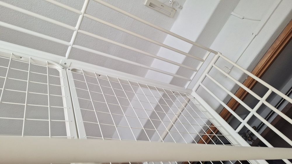 Cama beliche com colchão