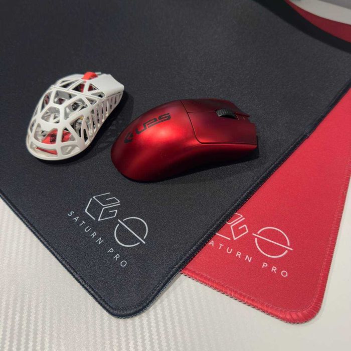 LGG Saturn Pro Black Red коврик