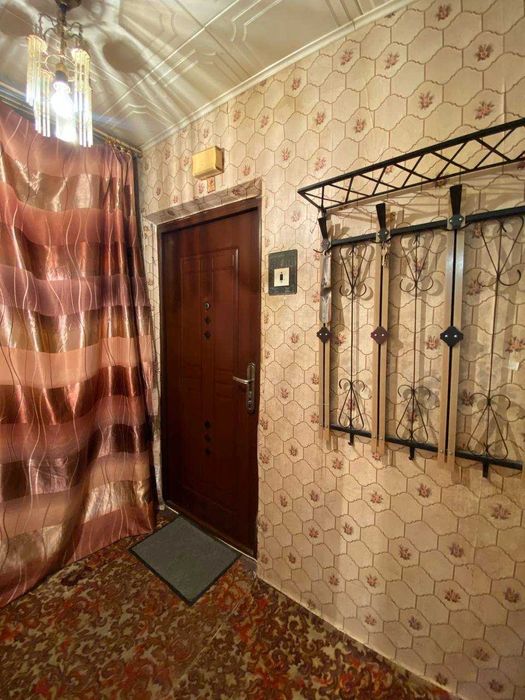 1-кімнатна квартира в самому центрі Авангарду — вул. Центральна!