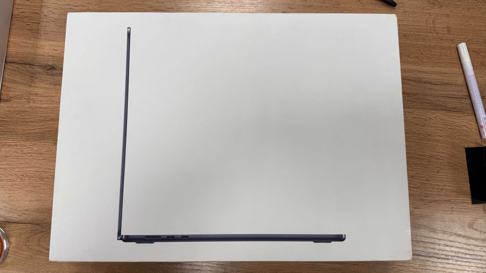 MacBook Air 15" M3 8GB/256GB Midnight 2024 (MRYU3)