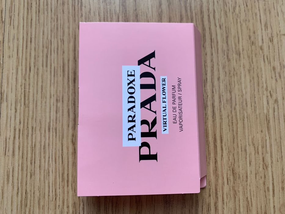 Prada paradoxe virtual flower