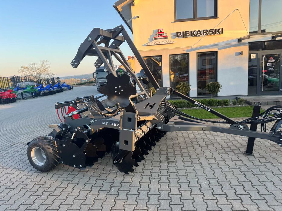 Agregat talerzowy uprawowo-siewny z wałem oponowym 3,0 m AUTW Helagro