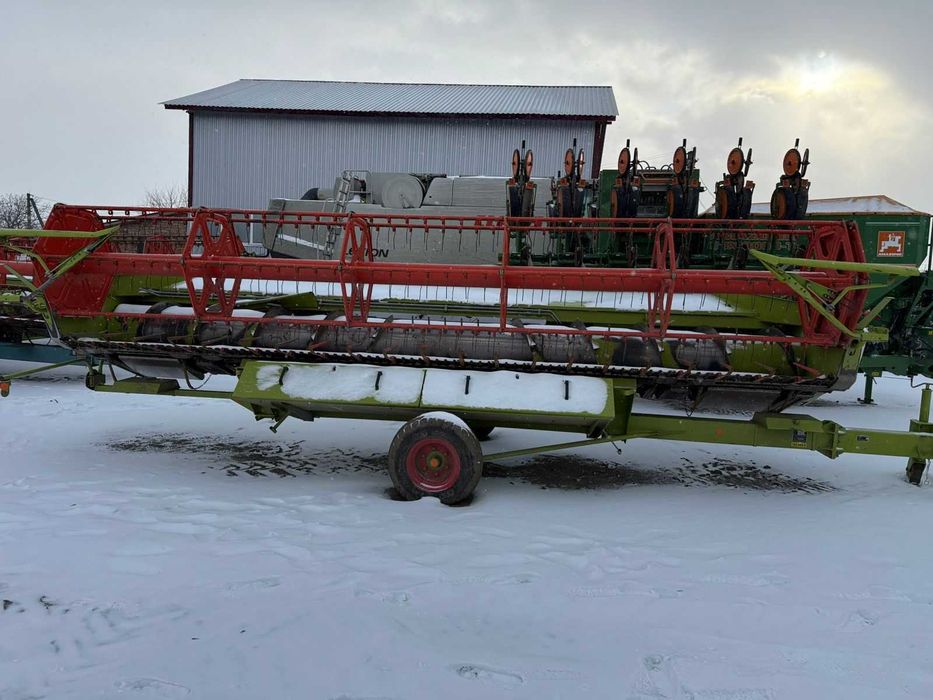 Жниварка Claas V660