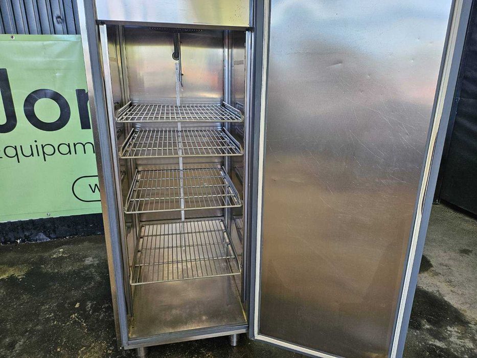 Frigoríficos e congeladores em inox com garantia