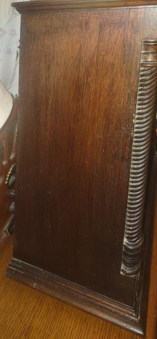 Stara przedwojenna szafka -apteczka domowa