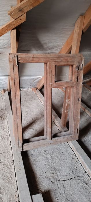 Дерев'яне вікно-  1.2м на 0.9м