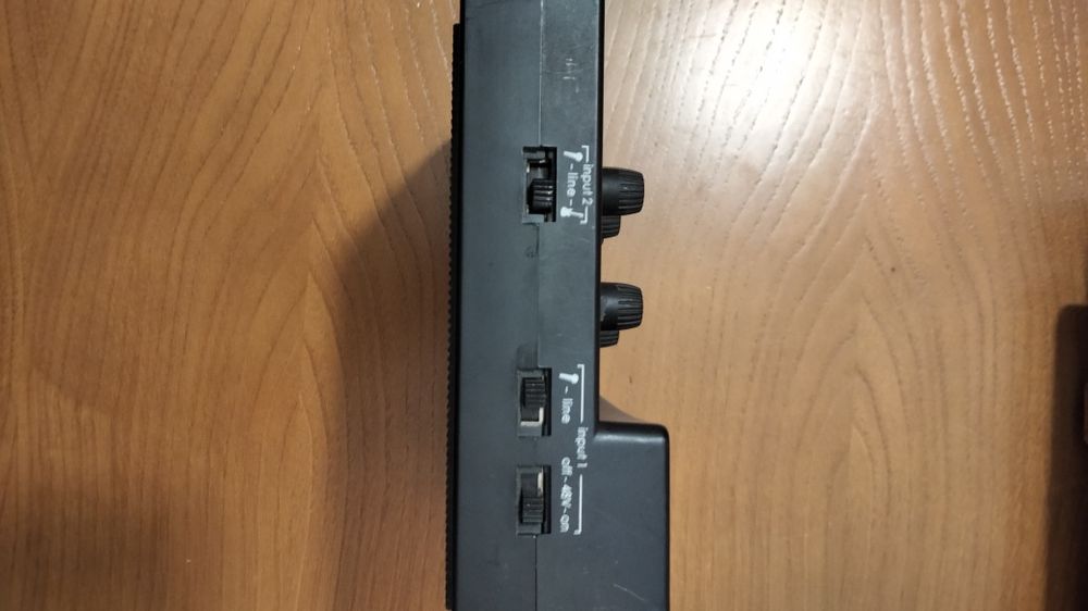 Controlador Novation Nio 2/4441819201054320643