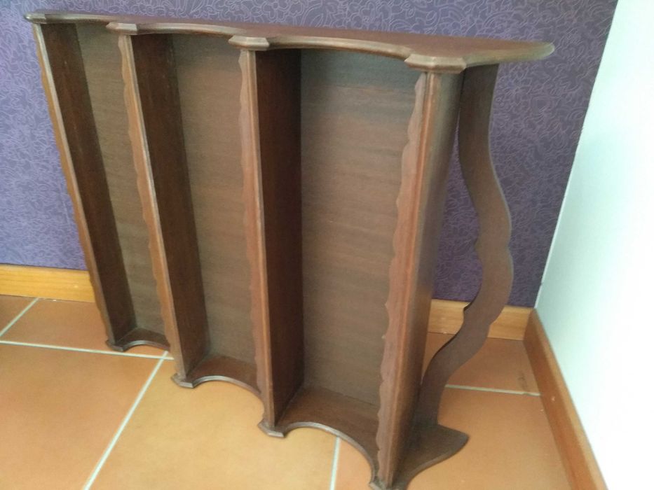 Estante pequena antiga