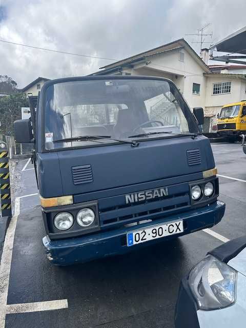Nissan Cabstar  3500kg  caixa aberta