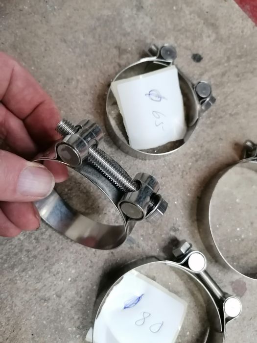 Abraçadeiras de inox resistente para desocupar