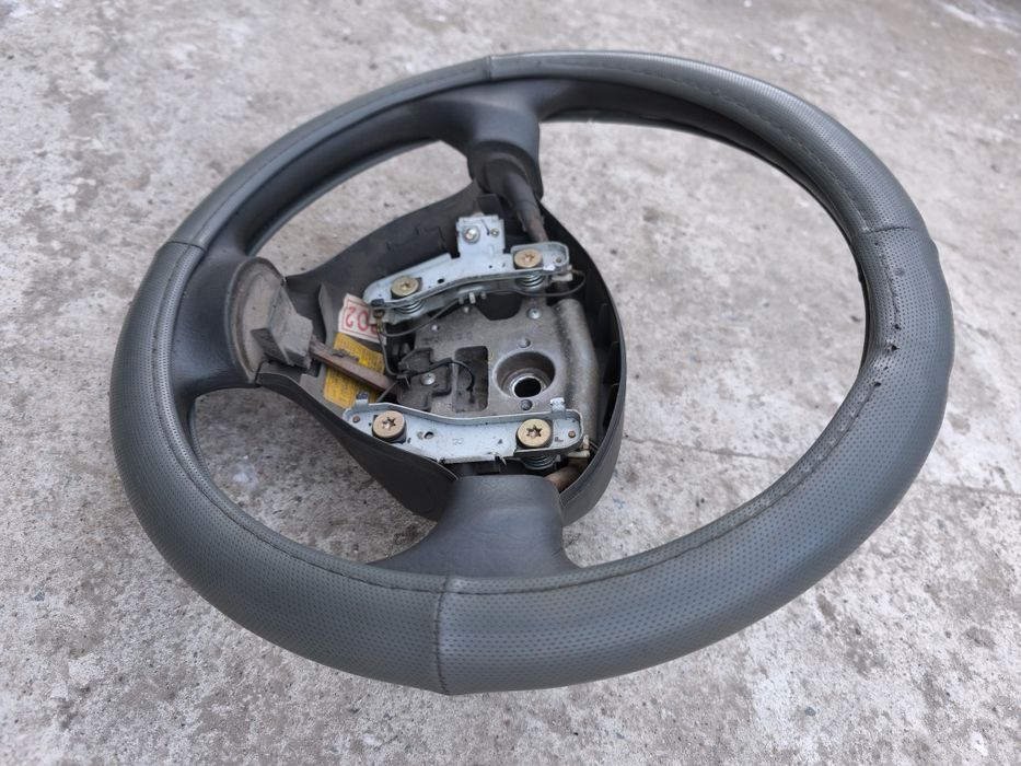 Продам руль на hyundai santa fe 1