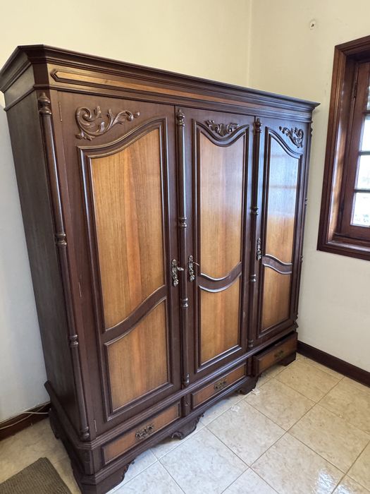 Armário quarto antigo