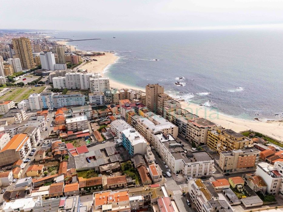 Apartamento T1 em Aver-O-Mar - 2ª Linha de Praia