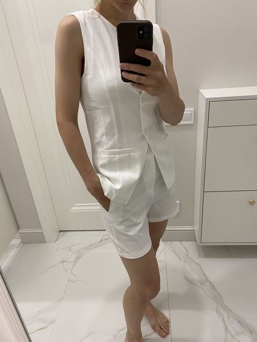 Білий костюм на літо