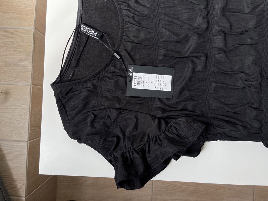 Pieces - Andrea - чорна міні сукня з воланами