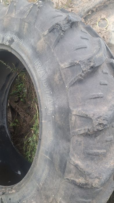 Opony 16.9 r 34 sprzedam