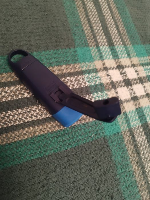 Latarka z korbką ogniowo do wymiany