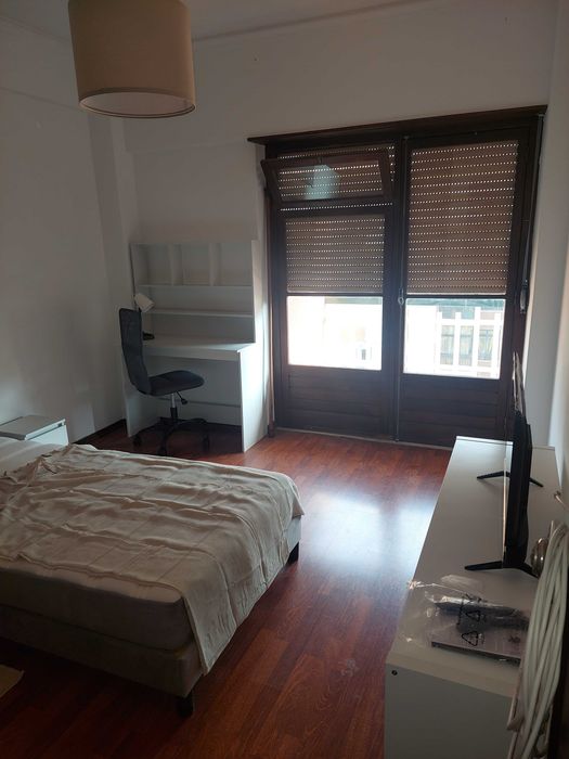 Quarto para alugar na Figueirinha em Oeiras