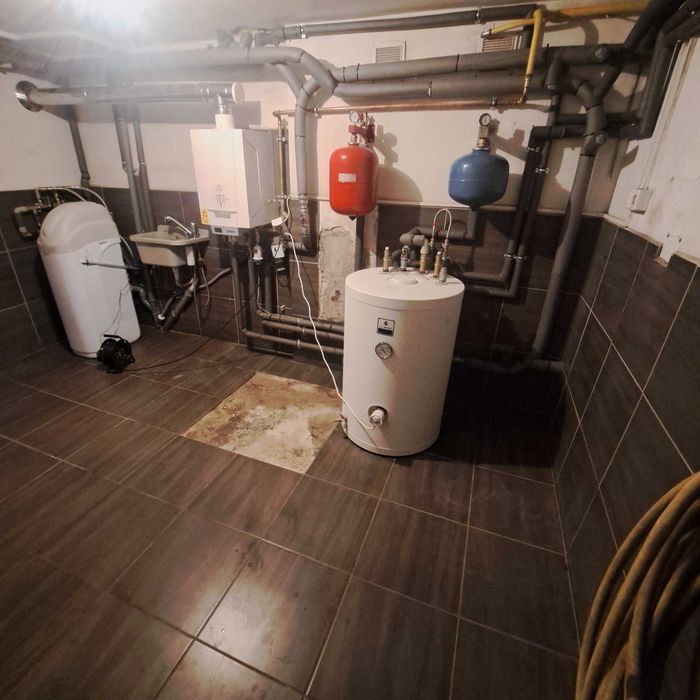 Usługi hydrauliczne. Kompleksowa hydraulika od A do Z."AWARIE Hydr.."