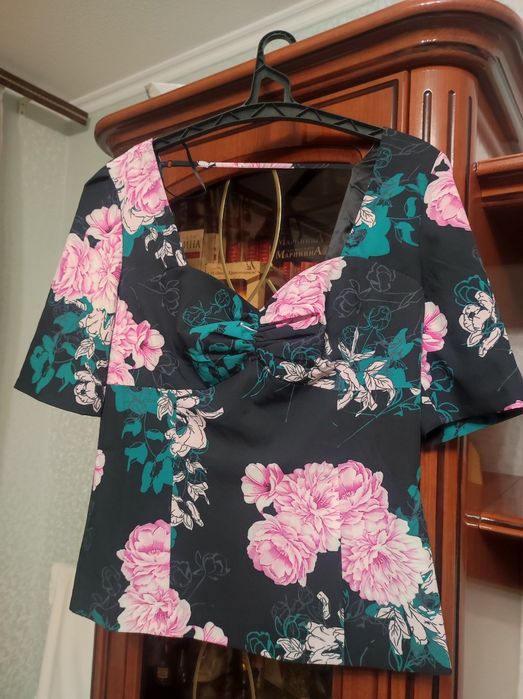 Продам нову блузку Guess