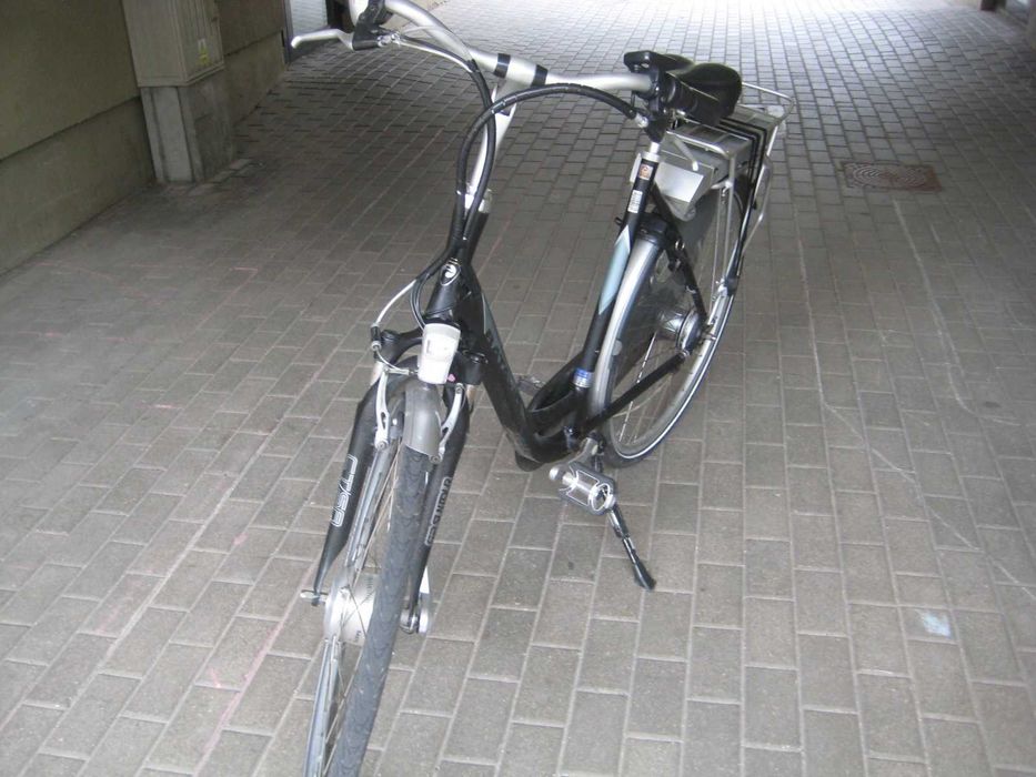 Rower elektryczny Batavs-genova e-go 8p,manetka,gold bateria
