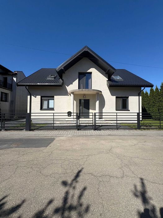 Dom jednorodzinny o powierzchni 168 m/2 z 2015 r Wieluń