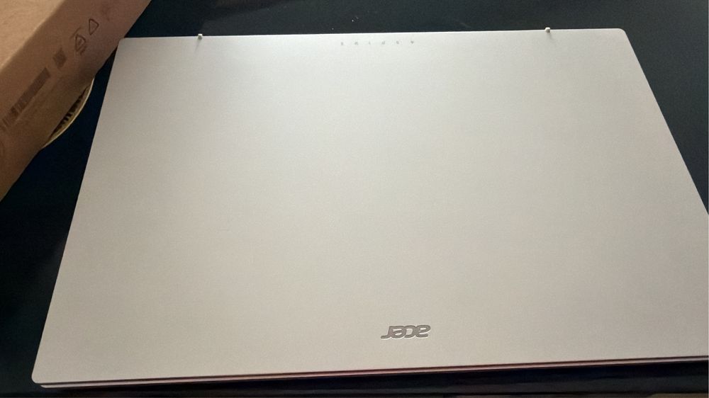 Notbook acer 1 T