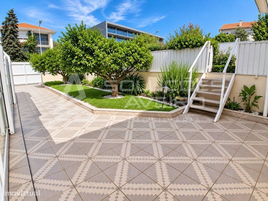 Moradia T4+1 | Piscina Coberta | Ginásio | Dois Lotes Urbanos | Cen...