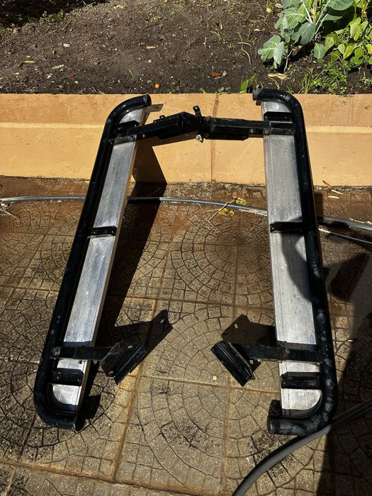 Par de Estribos metalicos para Land Rover Defender