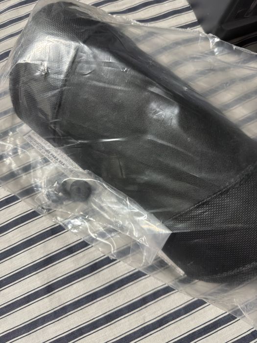 Encosto do passageiro do top case Ducati Multistrada ST2 ST3 ST4 GIVI CD 967427AAA