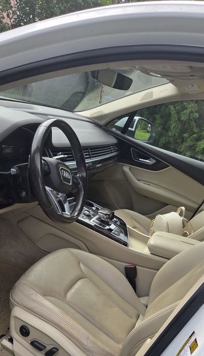 Audia Q7 2017r. 7-osobowa