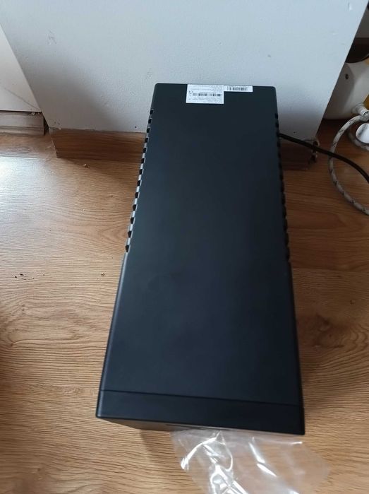 Zasilacz Awaryjny UPS 1500VA 900W