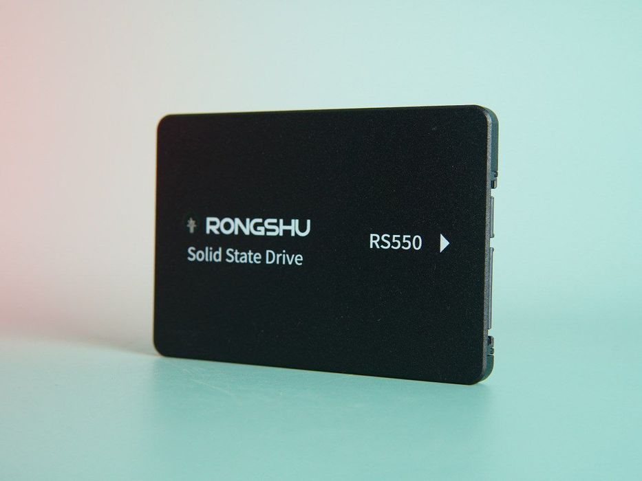 Сверхбыстрый твердотельный накопитель RONGSHU 256 ГБ 2.5'' – обновите
